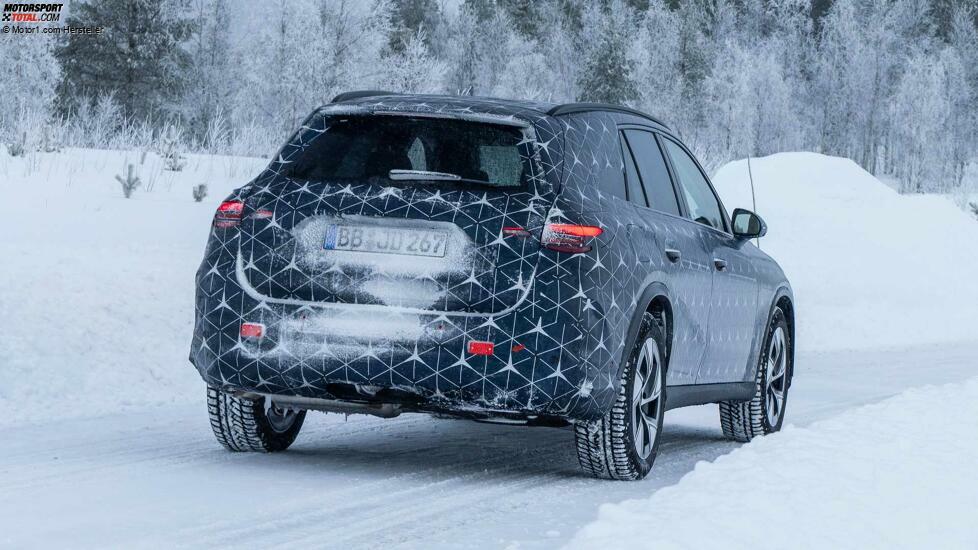 Mercedes GLC (2022) als Prototyp bei der Wintererprobung