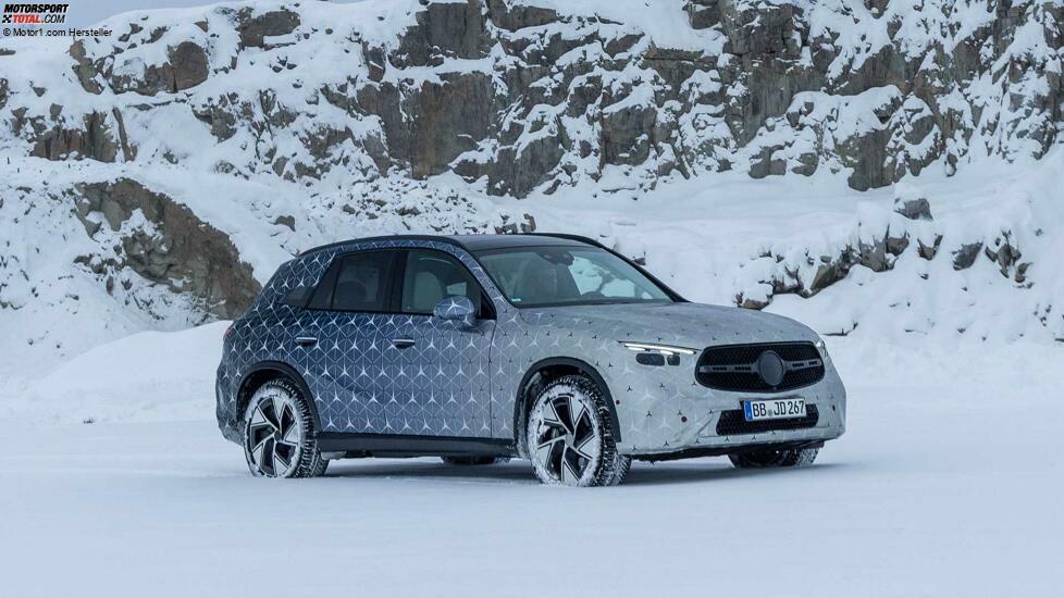 Mercedes GLC (2022) als Prototyp bei der Wintererprobung