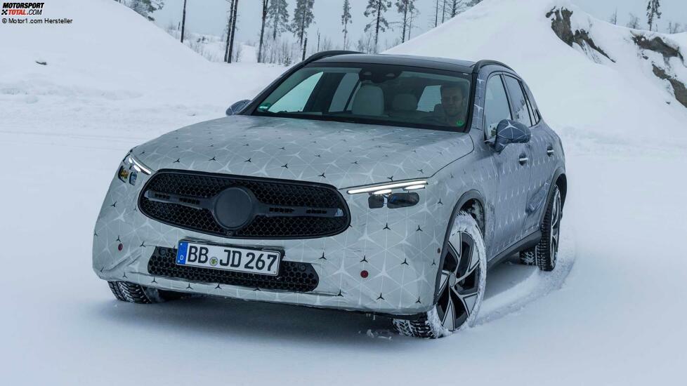 Mercedes GLC (2022) als Prototyp bei der Wintererprobung