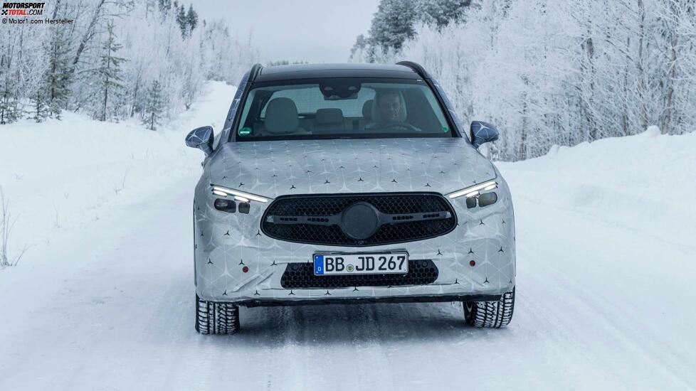 Mercedes GLC (2022) als Prototyp bei der Wintererprobung