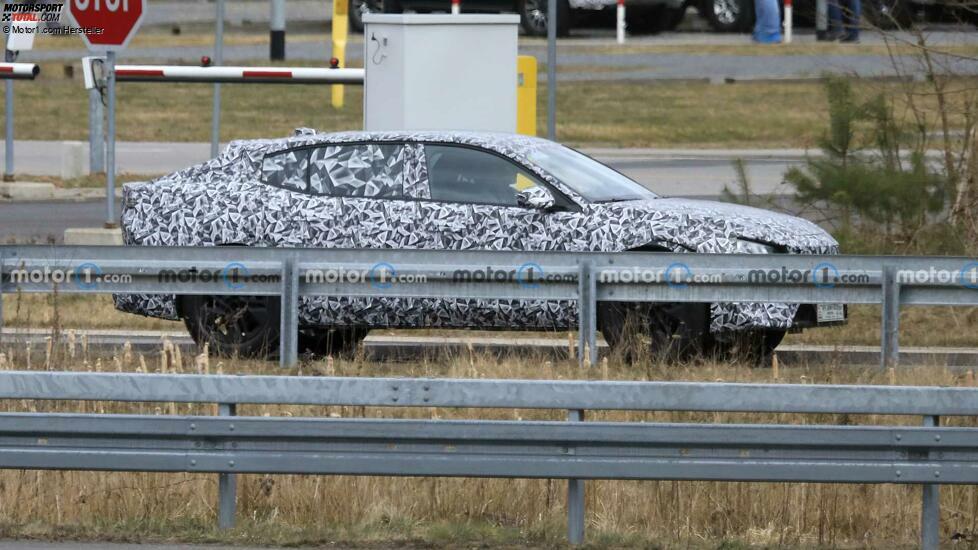 Peugeot 4008 (2022) als Erlkönig erwischt