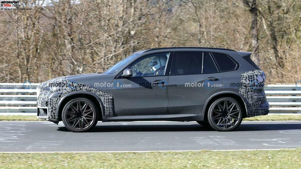 BMW X5 M (2023) als Erlkönig auf dem Nürburgring