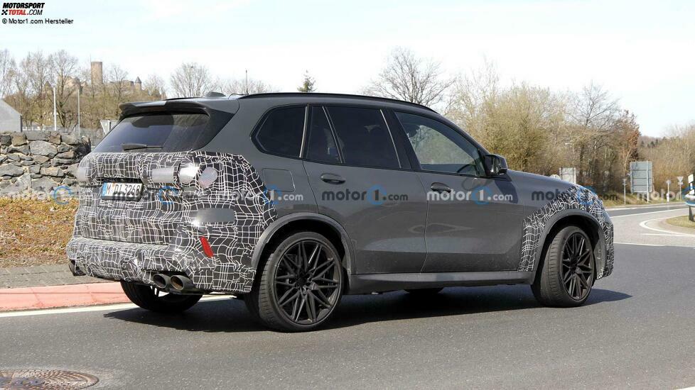 BMW X5 M (2023) als Erlkönig auf dem Nürburgring