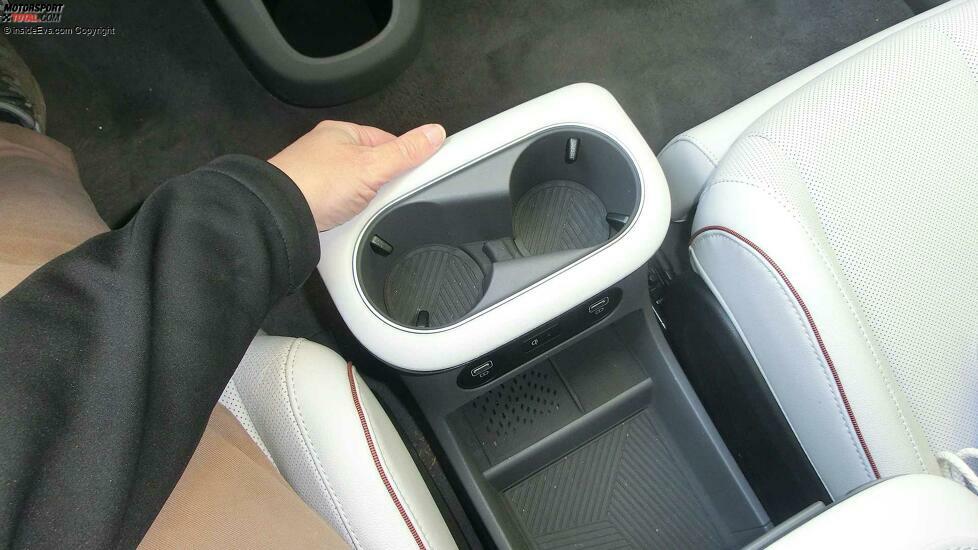 Hyundai Ioniq 5: Verschiebbare Mittelkonsole in der vordersten Position