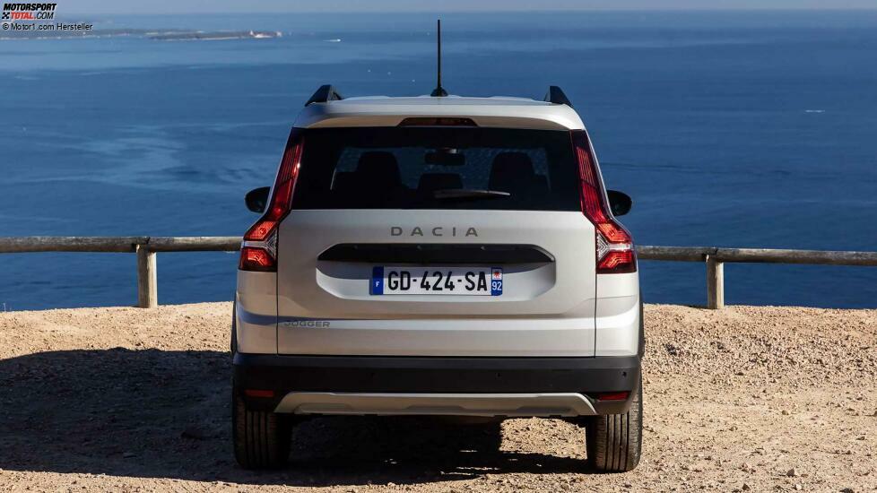 Dacia Jogger (2022) in Moonstone Grey