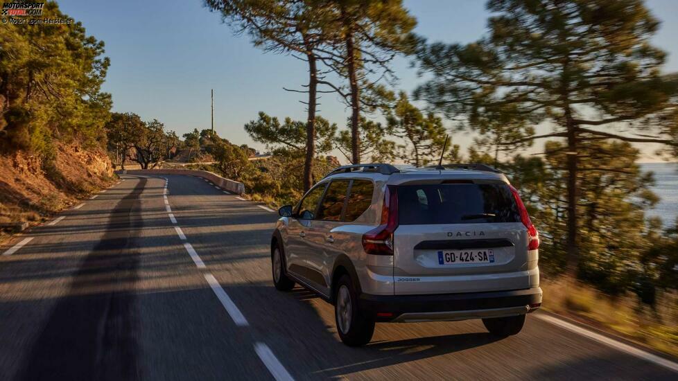 Dacia Jogger (2022) in Moonstone Grey