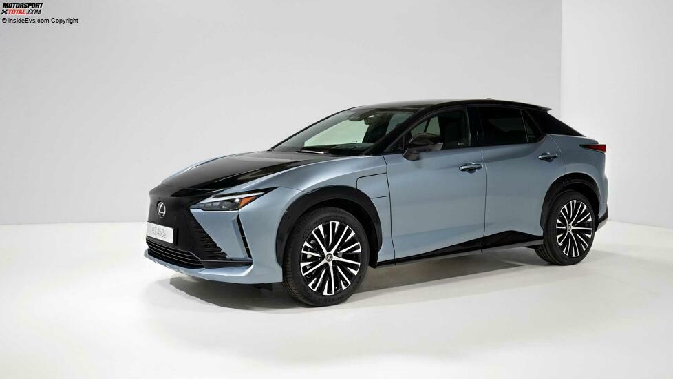 Lexus RZ 450e (2022)