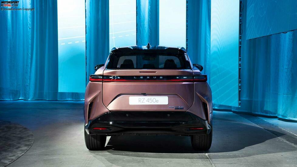 Lexus RZ 450e (2022)