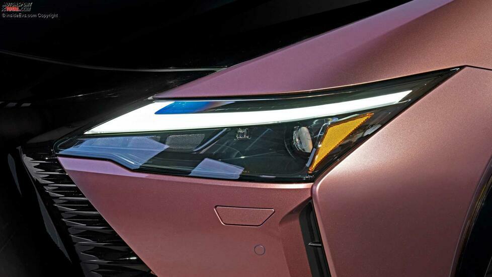 Lexus RZ 450e (2022)