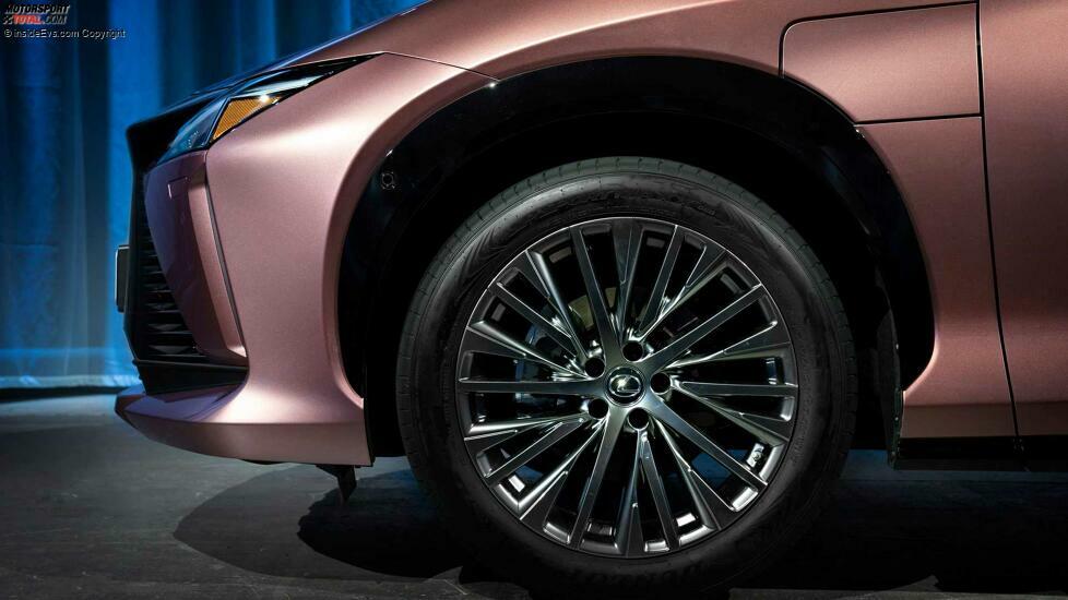 Lexus RZ 450e (2022)