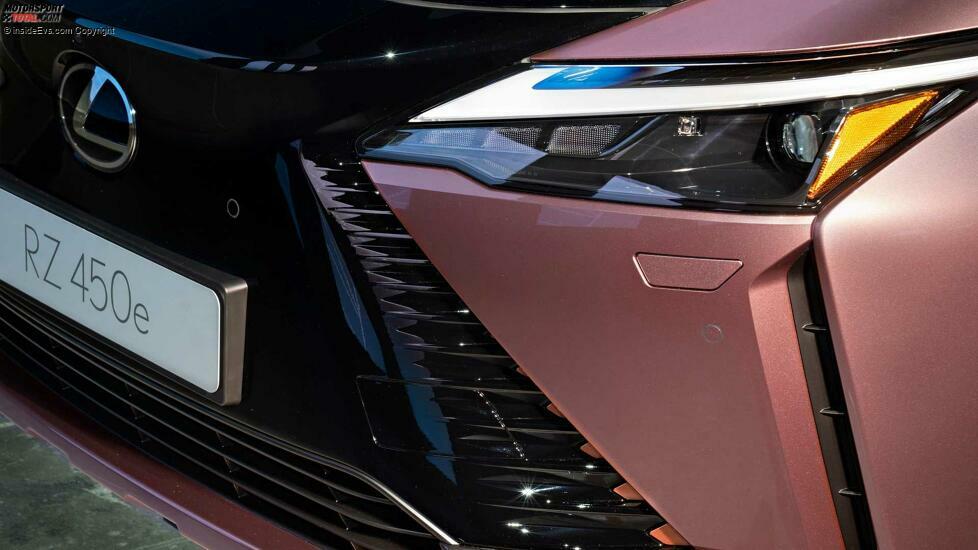 Lexus RZ 450e (2022)