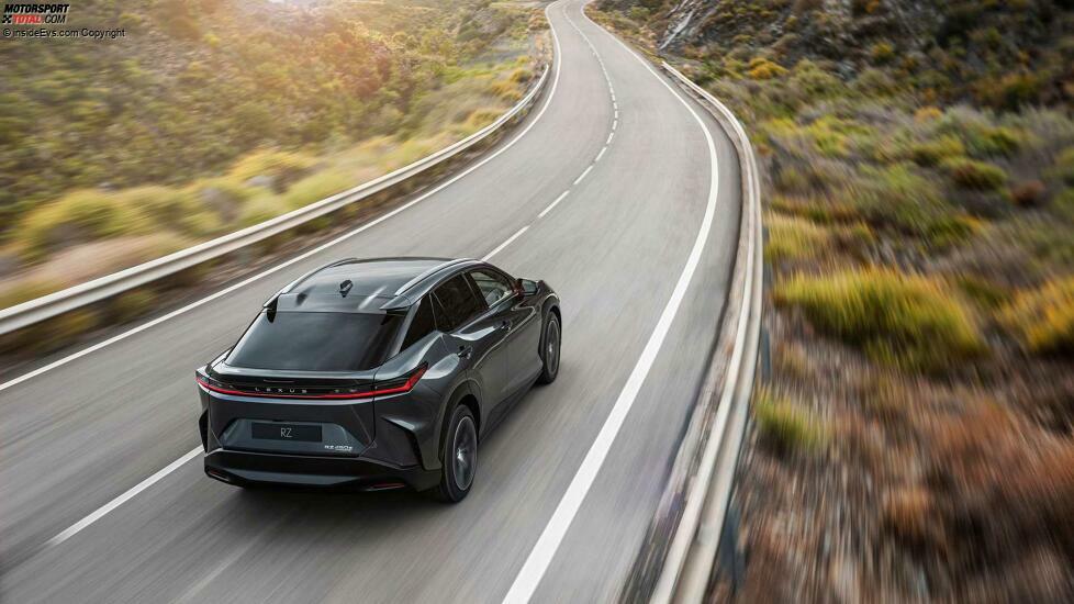 Lexus RZ 450e (2022)