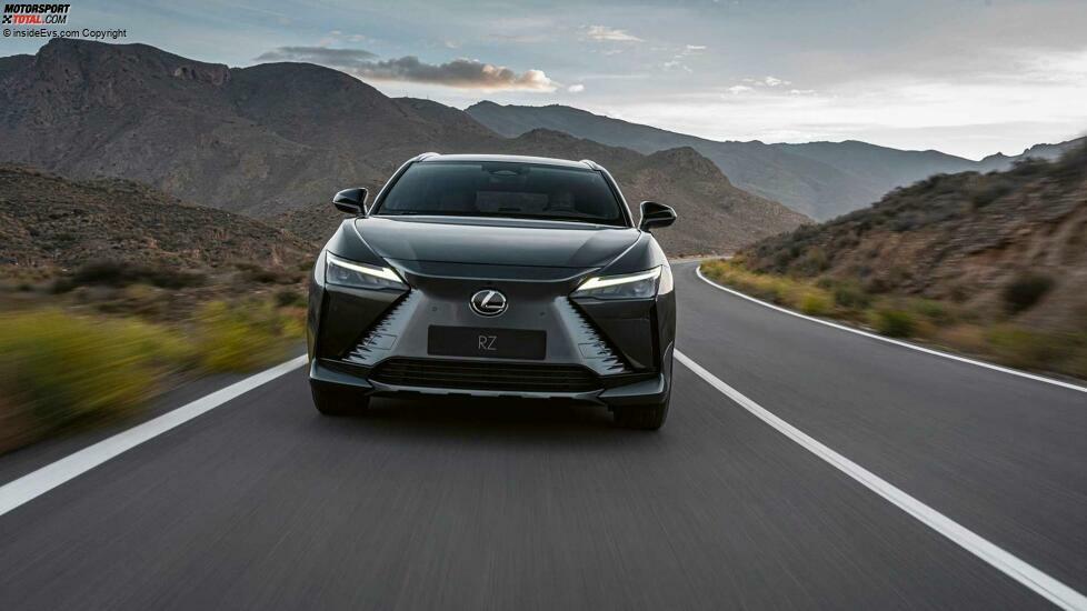 Lexus RZ 450e (2022)