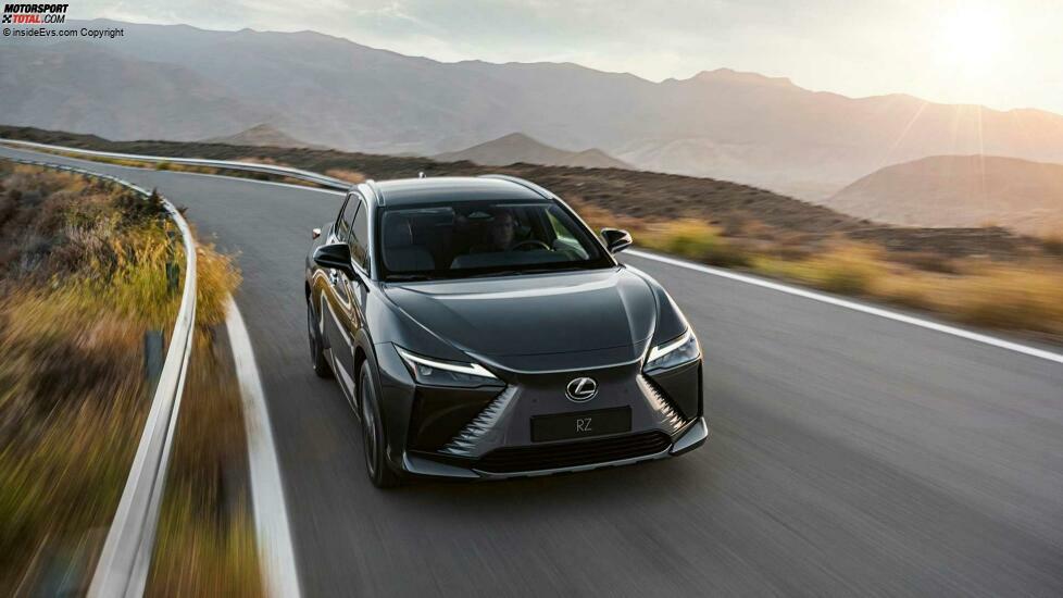 Lexus RZ 450e (2022)