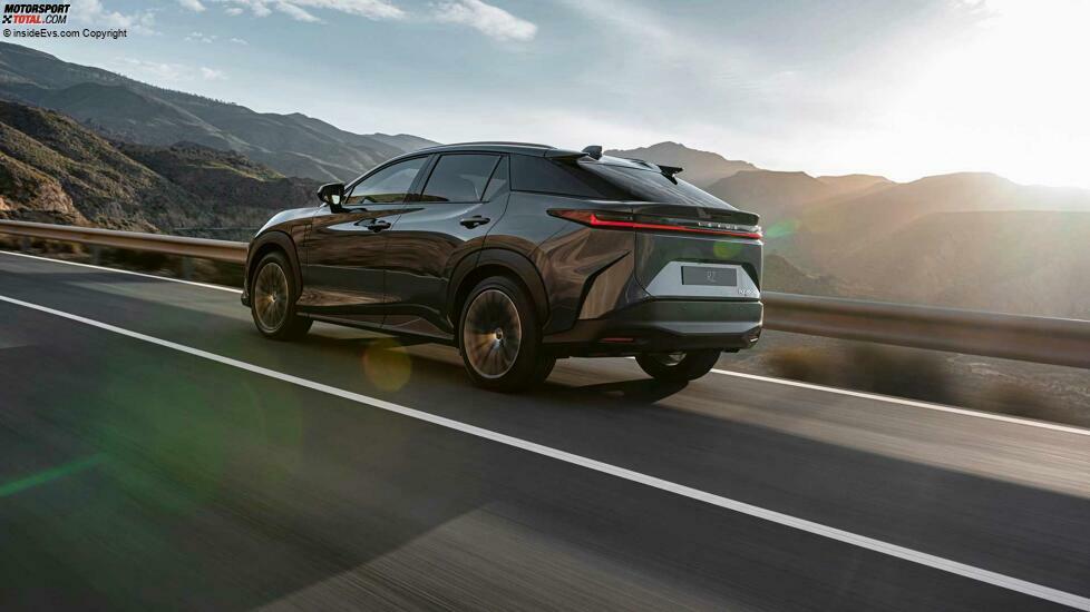 Lexus RZ 450e (2022)