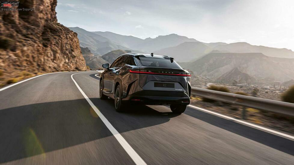 Lexus RZ 450e (2022)
