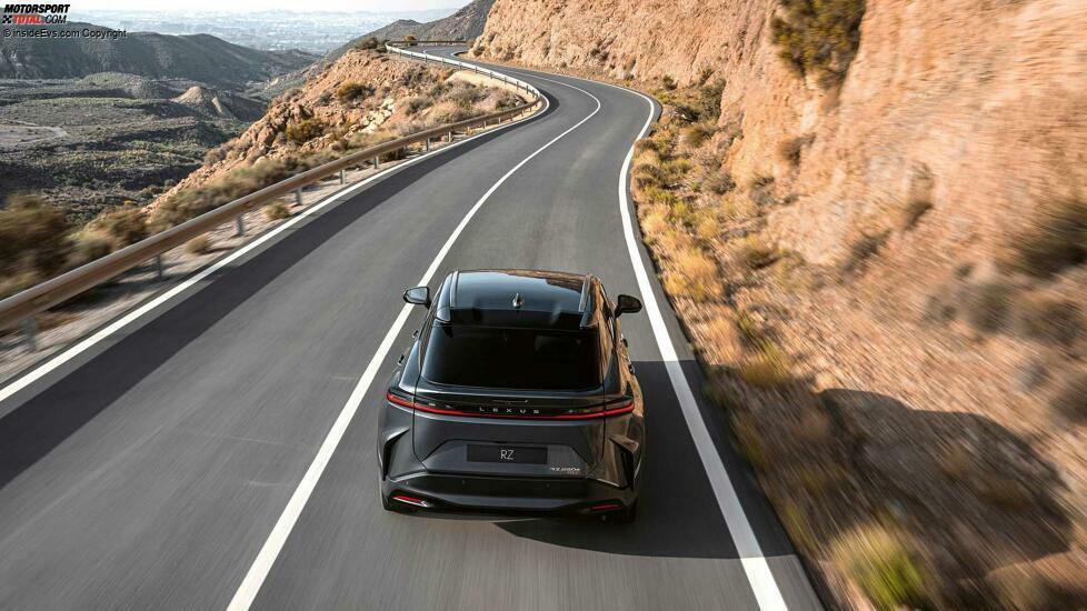 Lexus RZ 450e (2022)