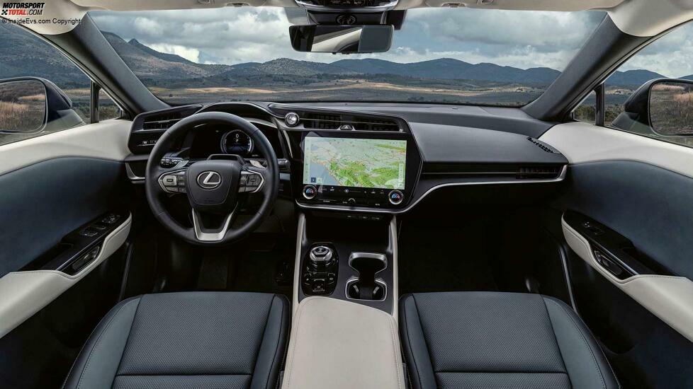 Lexus RZ 450e (2022)