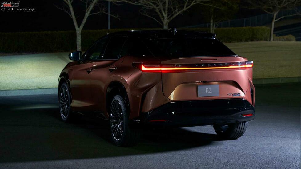 Lexus RZ 450e (2022)