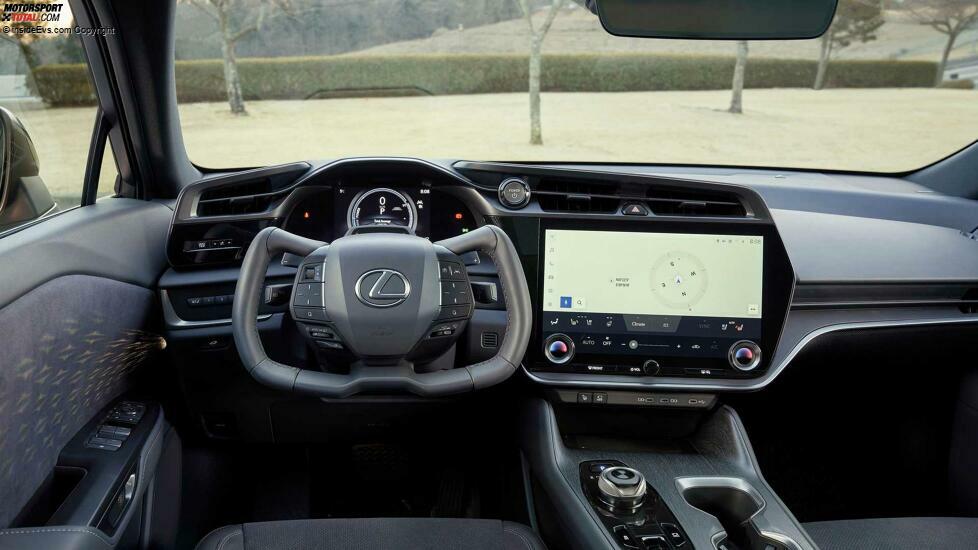 Lexus RZ 450e (2022)