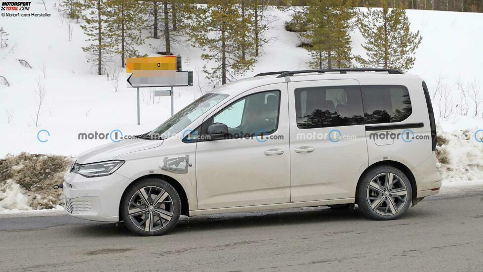 VW Caddy Plug-in-Hybrid als Erlkönig erwischt