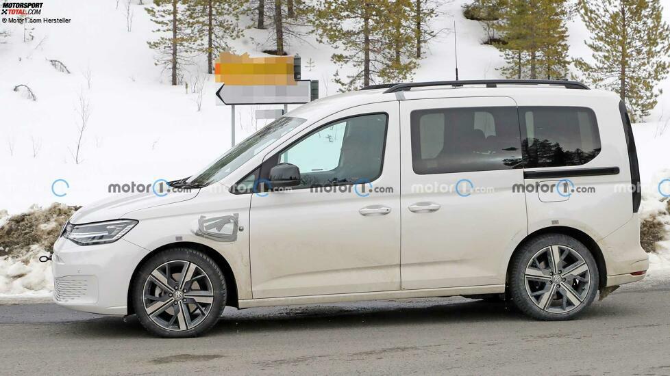 VW Caddy Plug-in-Hybrid als Erlkönig erwischt