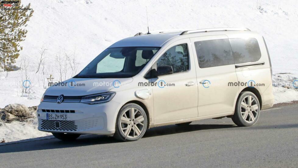 VW Caddy Plug-in-Hybrid als Erlkönig erwischt