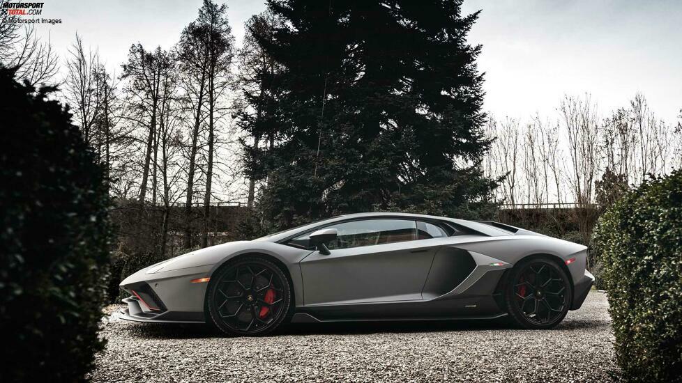 Lamborghini Aventador Ultimae (2022)