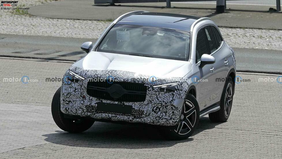 2023 Mercedes GLC mit minimalem Tarnfoto