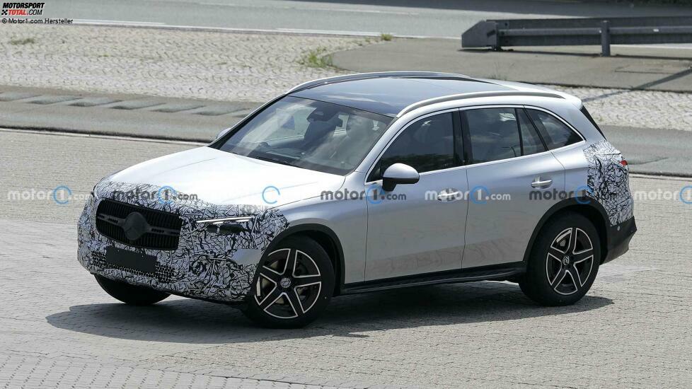 2023 Mercedes GLC mit minimalem Tarnfoto