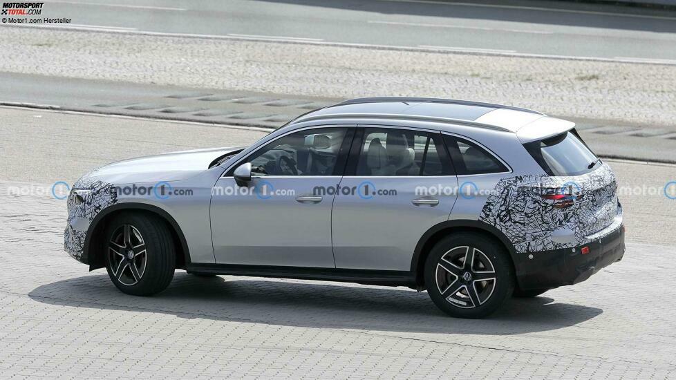 2023 Mercedes GLC mit minimalem Tarnfoto