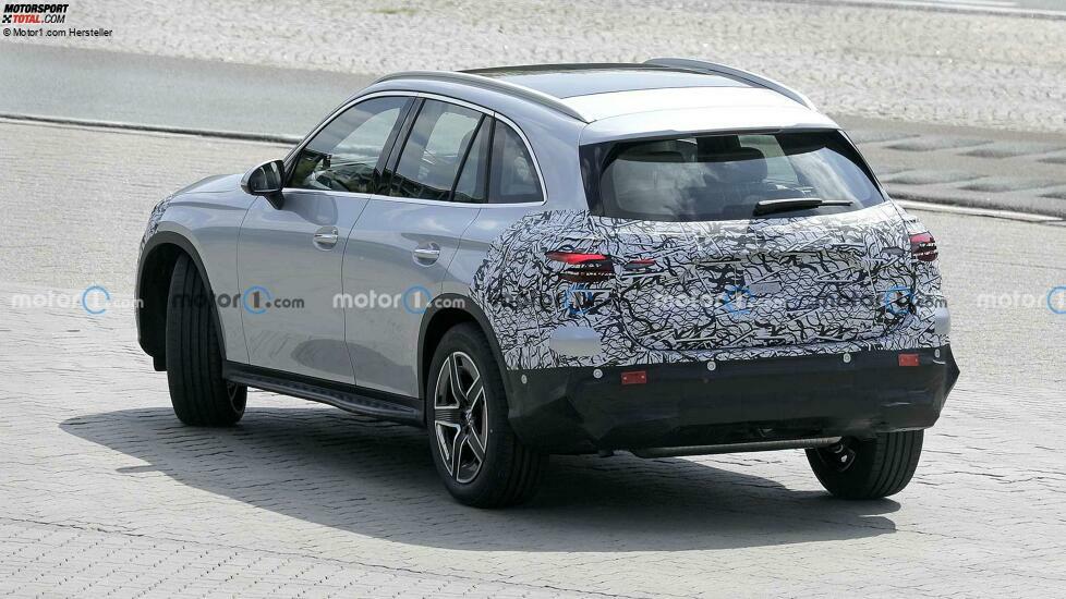 2023 Mercedes GLC mit minimalem Tarnfoto