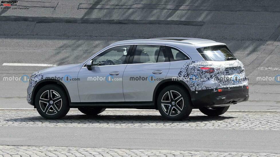 2023 Mercedes GLC mit minimalem Tarnfoto