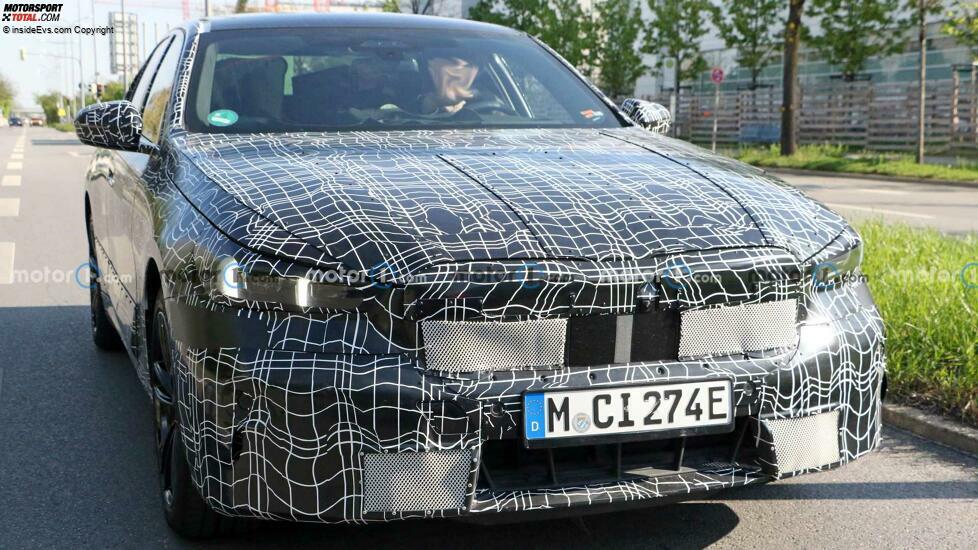 BMW i5 (2023) auf neuen Erlkönigbildern (Mai 2022)