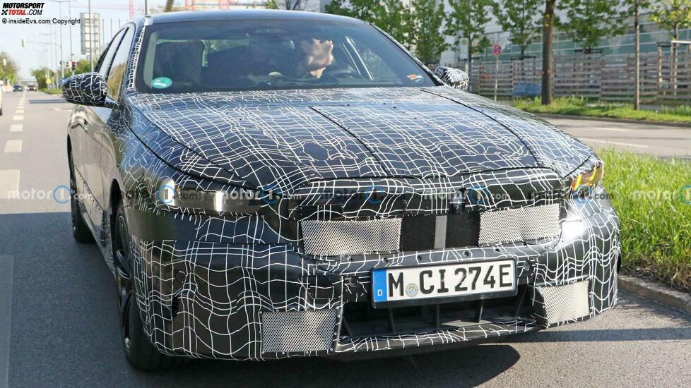 BMW i5 (2023) auf neuen Erlkönigbildern (Mai 2022)