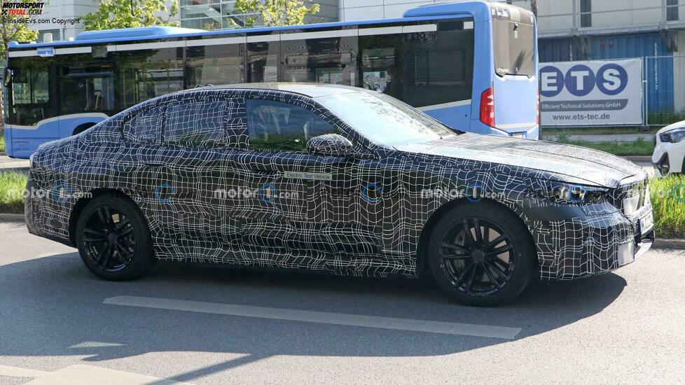 BMW i5 (2023) auf neuen Erlkönigbildern (Mai 2022)