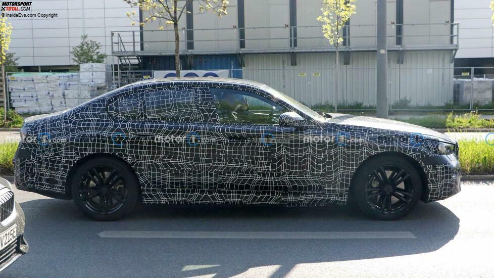 BMW i5 (2023) auf neuen Erlkönigbildern (Mai 2022)