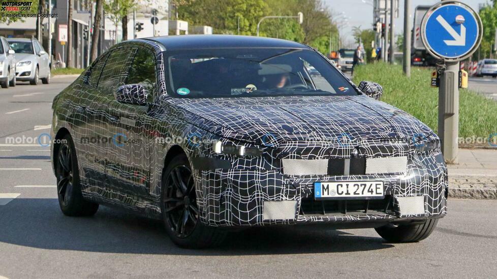 BMW i5 (2023) auf neuen Erlkönigbildern (Mai 2022)