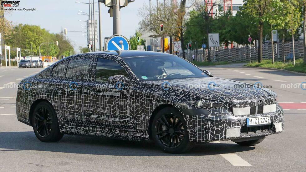 BMW i5 (2023) auf neuen Erlkönigbildern (Mai 2022)