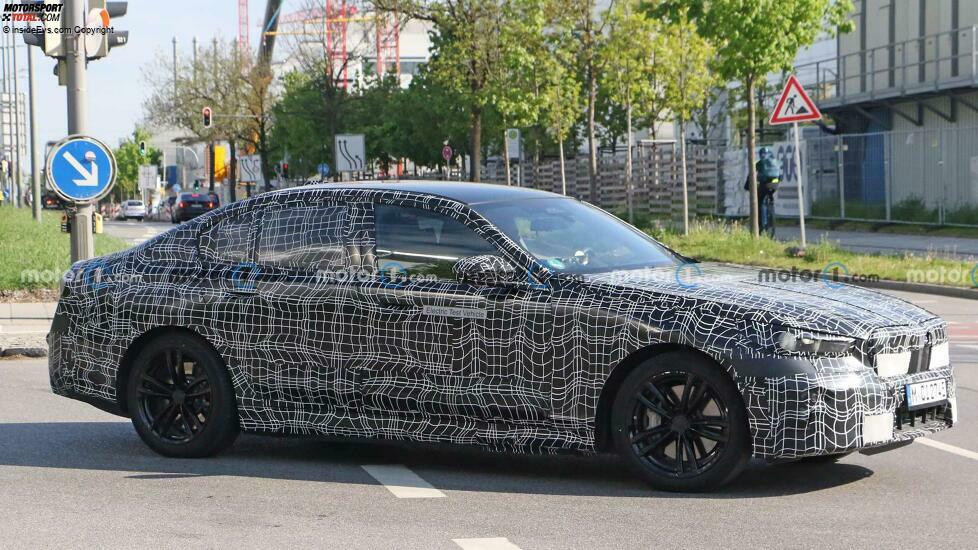 BMW i5 (2023) auf neuen Erlkönigbildern (Mai 2022)