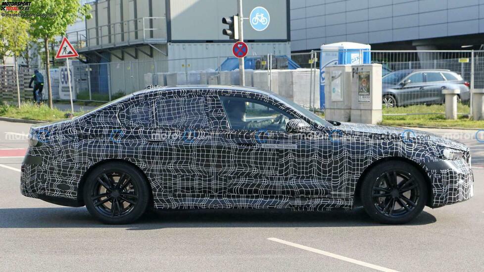 BMW i5 (2023) auf neuen Erlkönigbildern (Mai 2022)