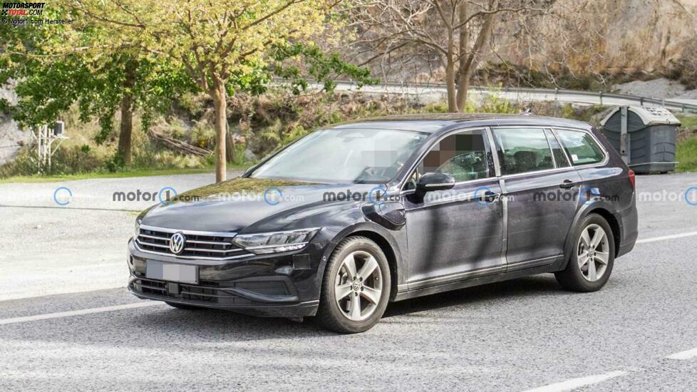 VW Passat Variant PHEV (2023) als Erlkönig