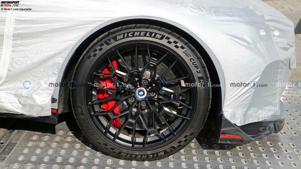 BMW M4 CSL (2022) neue Erlkönigbilder plus Cockpit