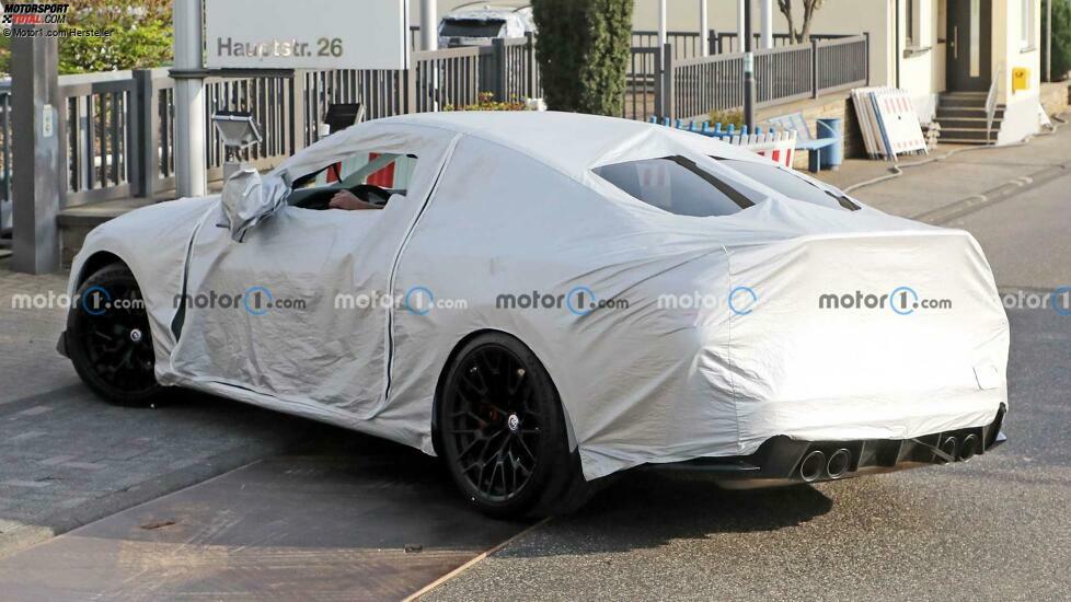 BMW M4 CSL (2022) neue Erlkönigbilder plus Cockpit