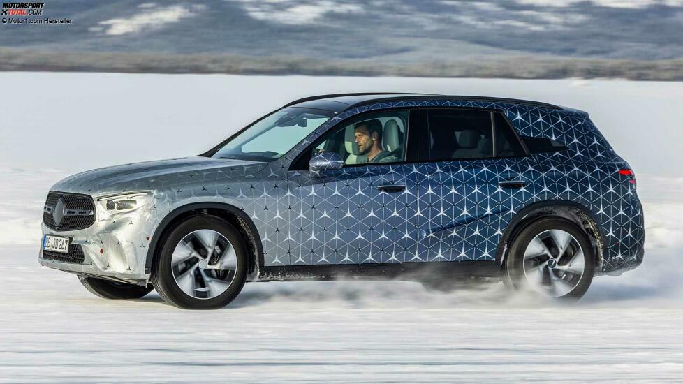 Mercedes GLC (2022) als Prototyp bei der Wintererprobung