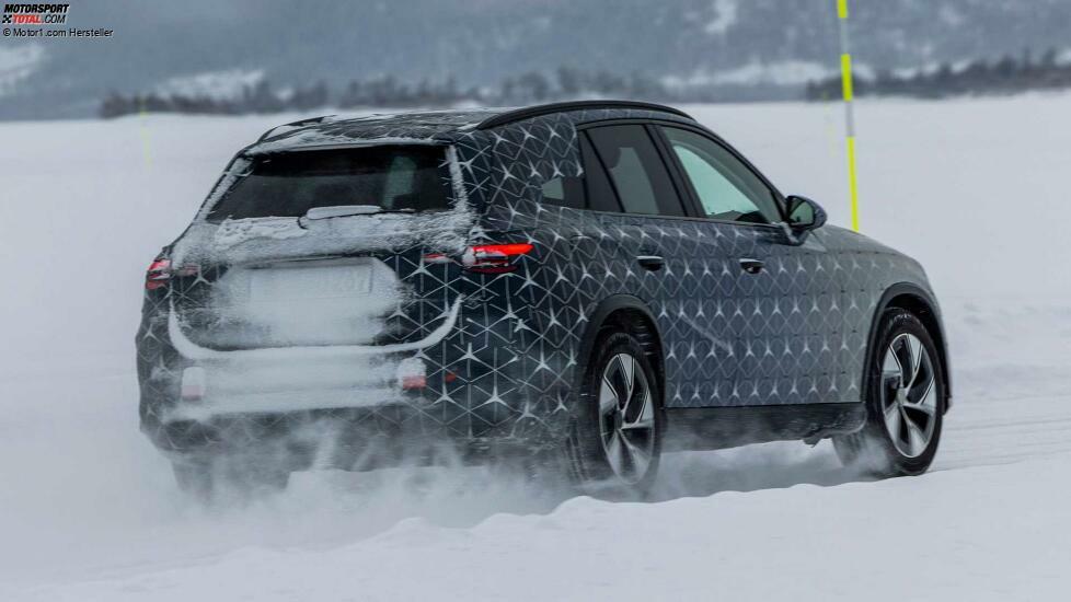 Mercedes GLC (2022) als Prototyp bei der Wintererprobung