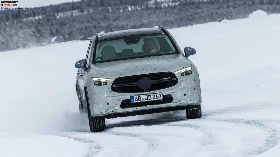 Mercedes GLC (2022) als Prototyp bei der Wintererprobung