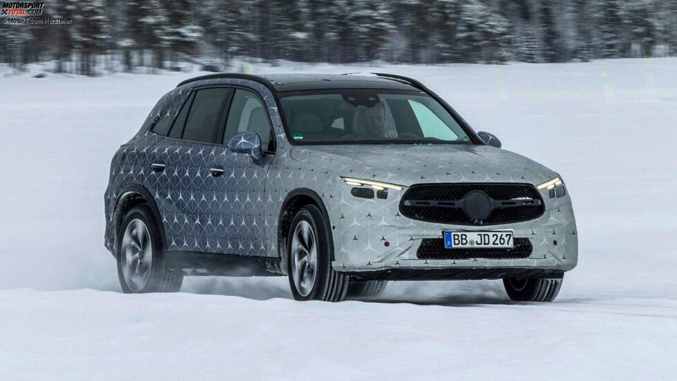 Mercedes GLC (2022) als Prototyp bei der Wintererprobung