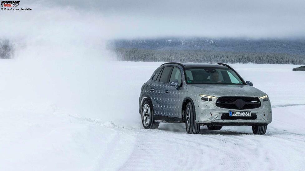 Mercedes GLC (2022) als Prototyp bei der Wintererprobung