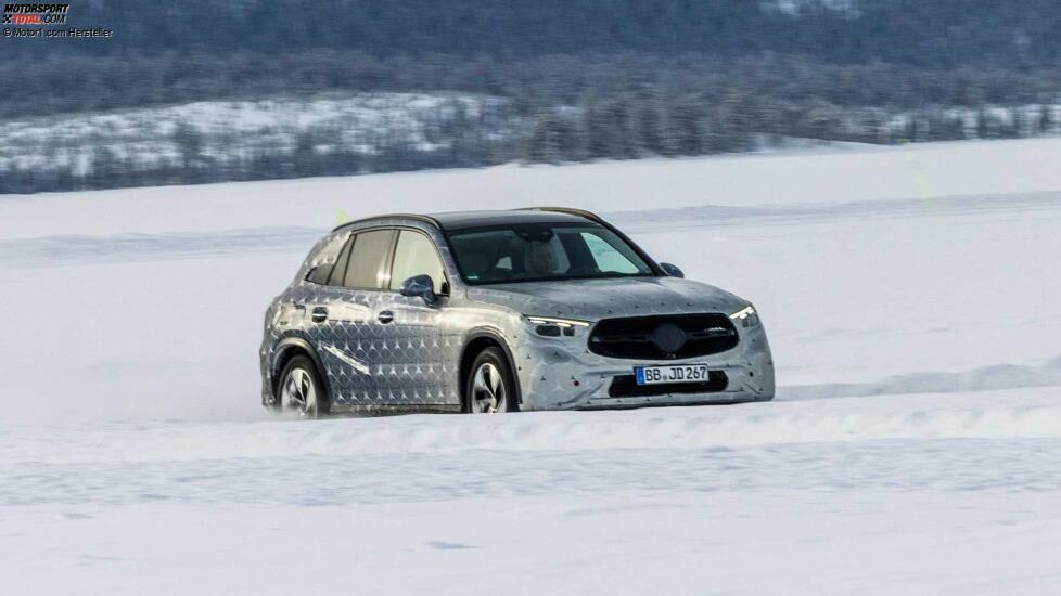 Mercedes GLC (2022) als Prototyp bei der Wintererprobung